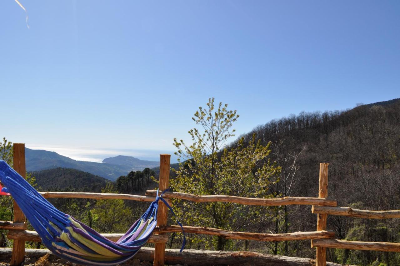 Bed And Breakfast Humus Sapiens Castiglione Chiavarese ภายนอก รูปภาพ